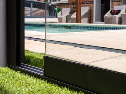 PERGOLUX Glass Wall