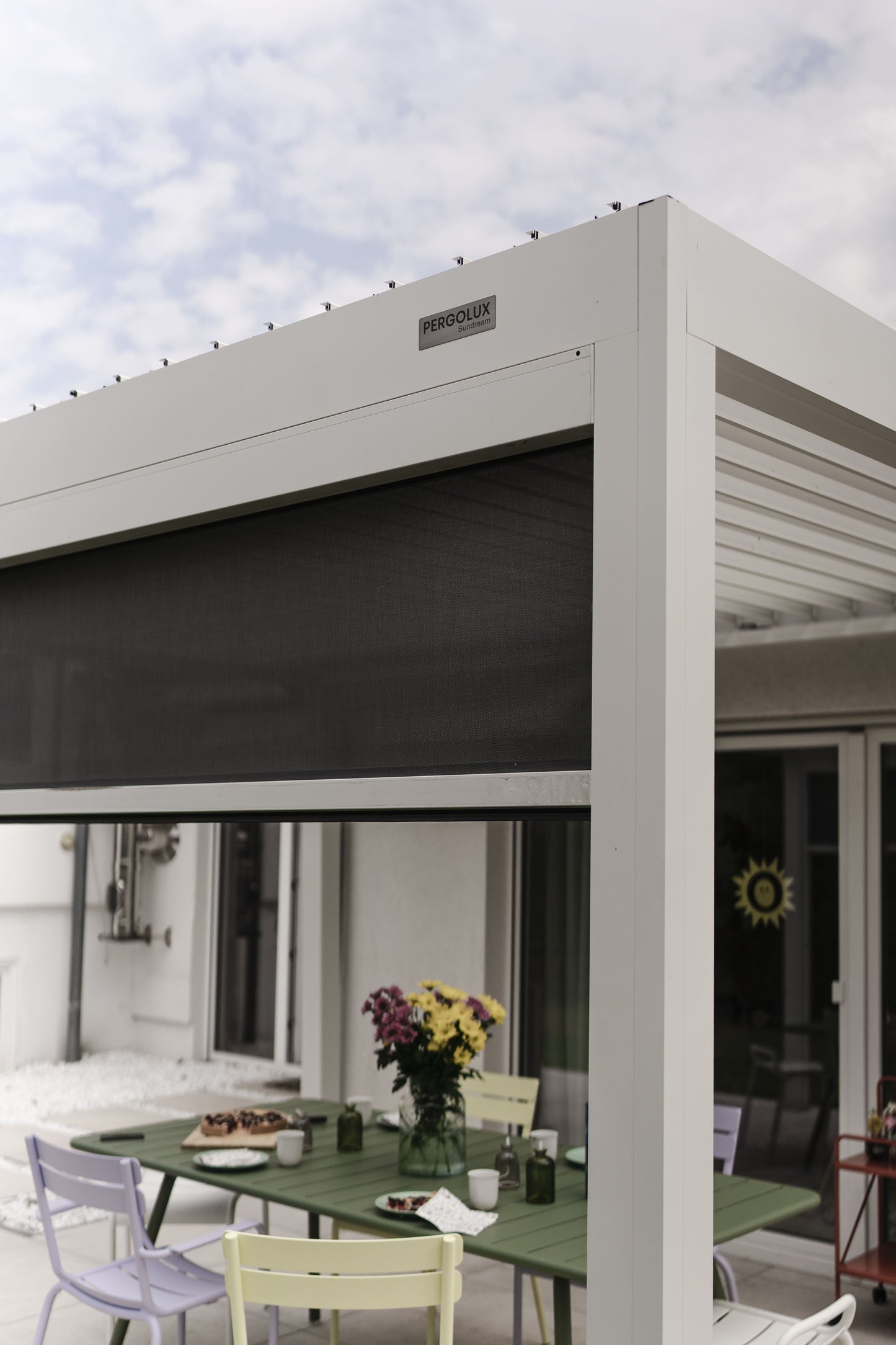 PERGOLUX Screen